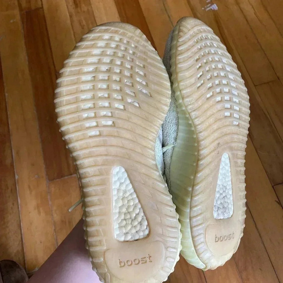 Authentic yeezy boost v2 - Picture 9 of 16